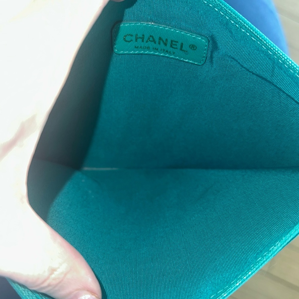 CHANEL triple C’s Teal Transparent Tote - Picture 3 of 10